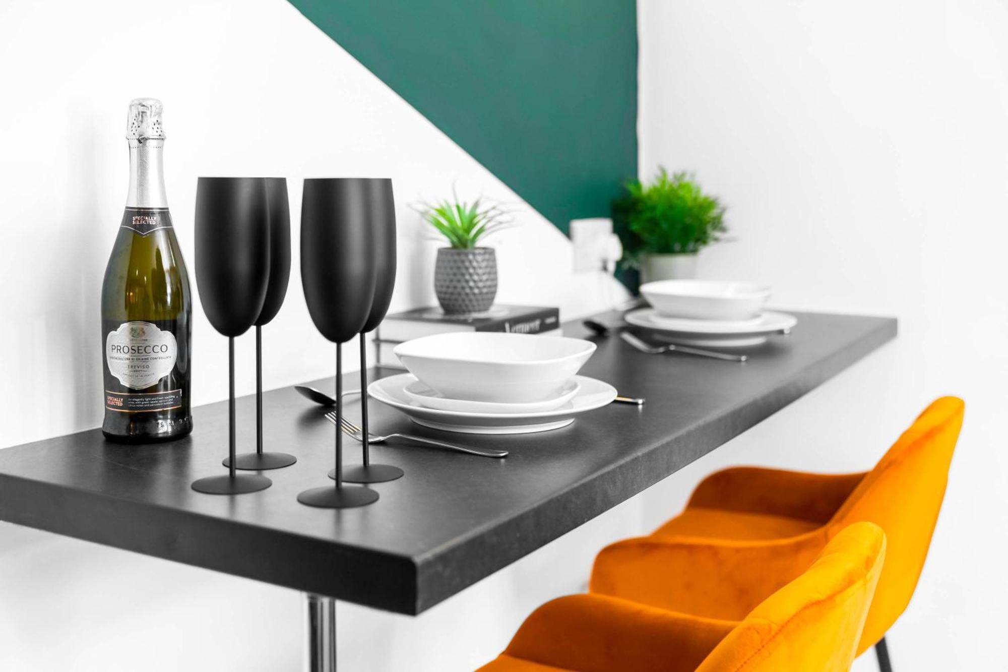 Luxury 3 Bedroom Apartment - Terrace - Near City Centre - Wifi - Smart Tv 1Mr Birmingham Bagian luar foto