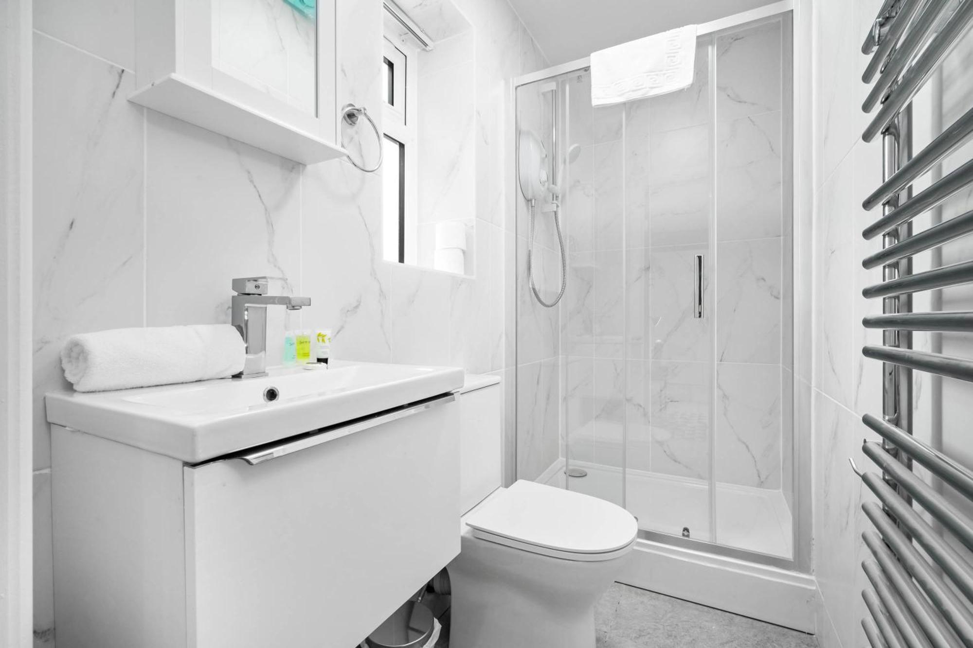 Luxury 3 Bedroom Apartment - Terrace - Near City Centre - Wifi - Smart Tv 1Mr Birmingham Bagian luar foto