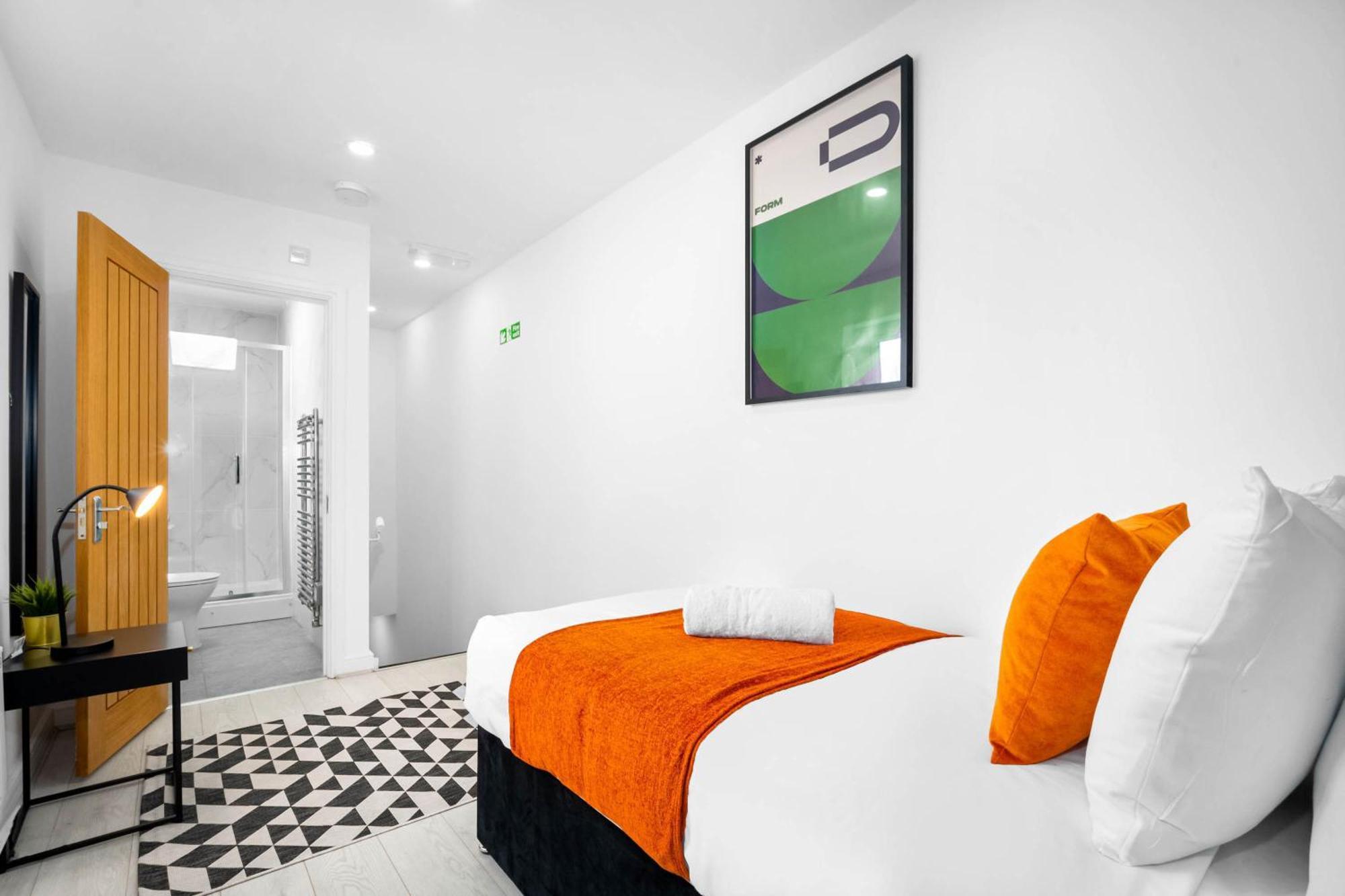Luxury 3 Bedroom Apartment - Terrace - Near City Centre - Wifi - Smart Tv 1Mr Birmingham Bagian luar foto